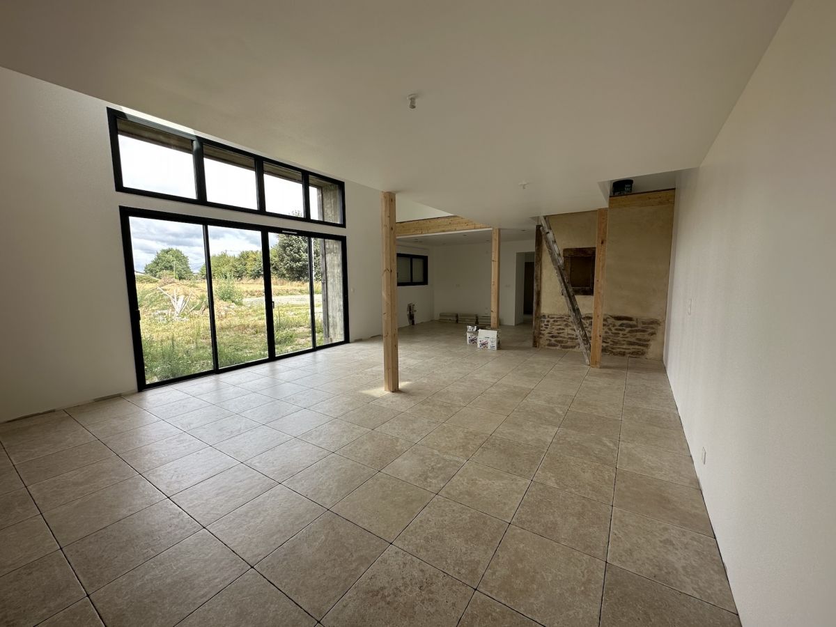 A l'int&eacute;rieur en cours de finition